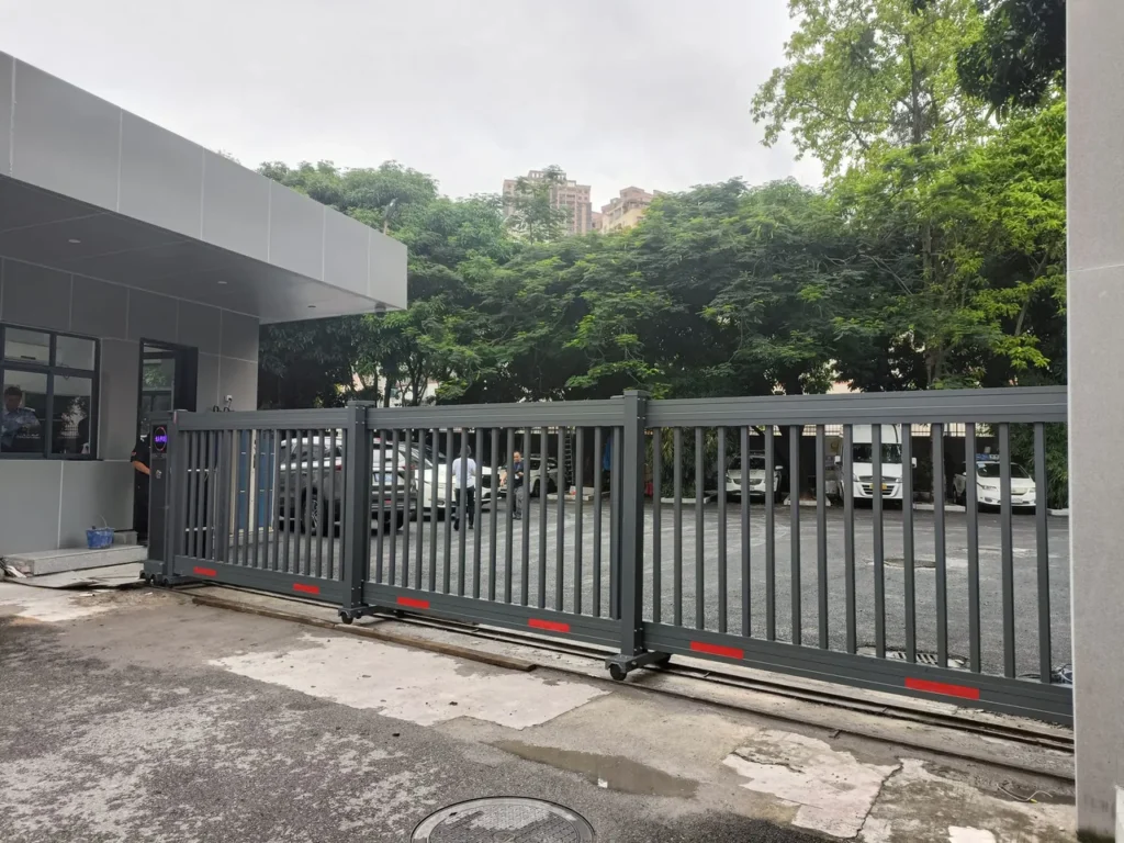 8.6 m Managed Entrance